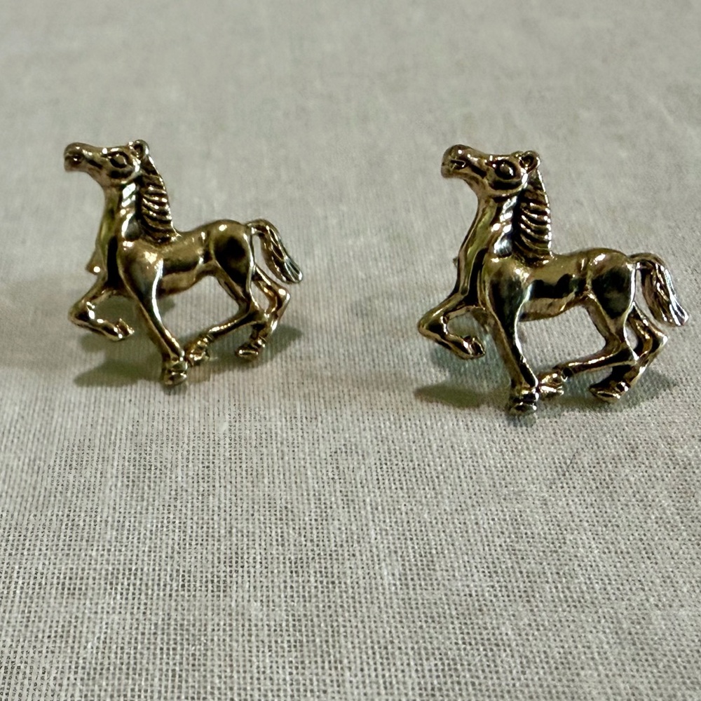 Vintage Gold Tone Horse Stud Earrings - Picture 3 of 7